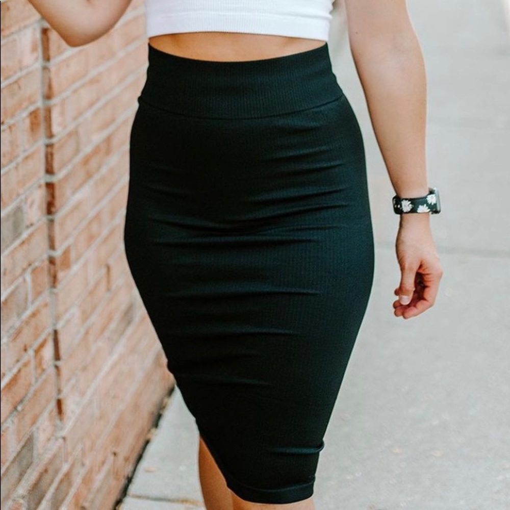 Balance Athletica- Linear (Ribbed) Midi Skirt - XS
